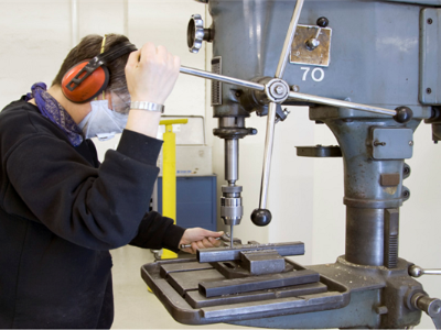 香港沖壓件廠，淺談壓力機剛度